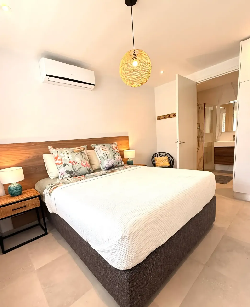 Master bedroom detail