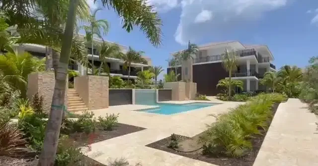Zwembad op het resort